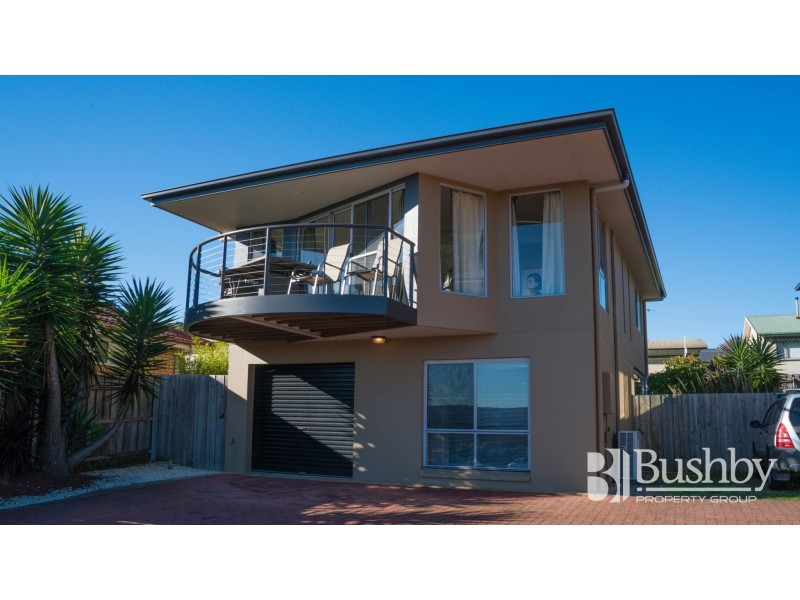 1 & 2/15 Rothesay Close, Newnham TAS 7248