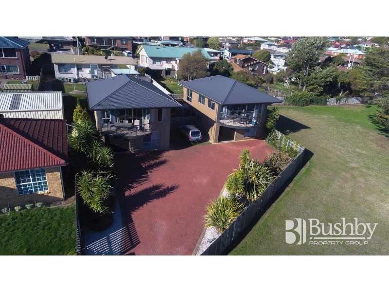 1 & 2/15 Rothesay Close, Newnham TAS 7248