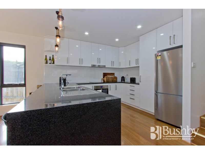 2/10 Friary Court, Riverside TAS 7250