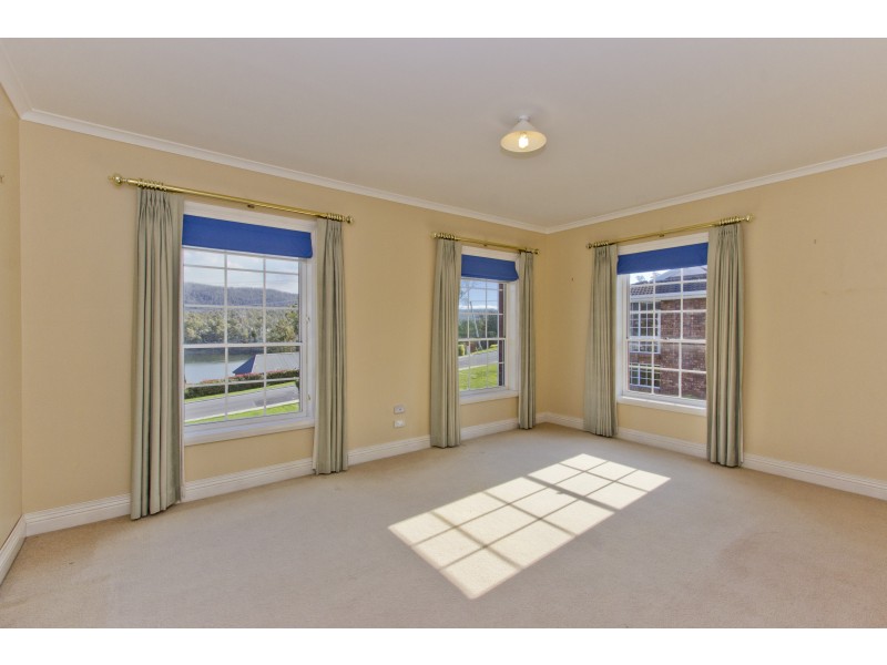52 Bayview Drive, Blackstone Heights TAS 7250