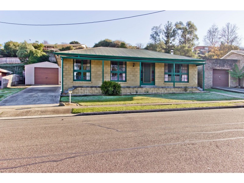 25 Parklands Parade, Newnham TAS 7248