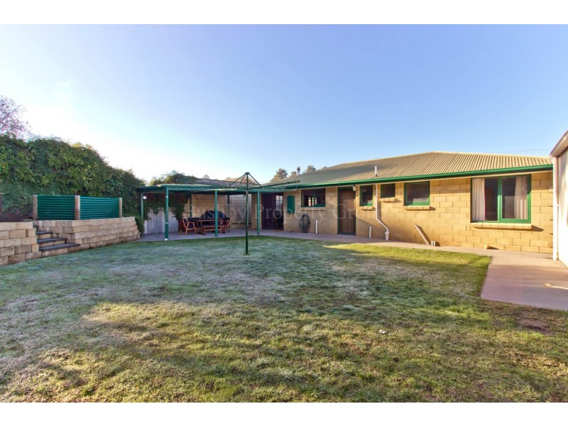 25 Parklands Parade, Newnham TAS 7248