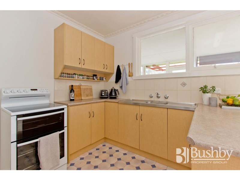 25 Arnold Street, Newnham TAS 7248