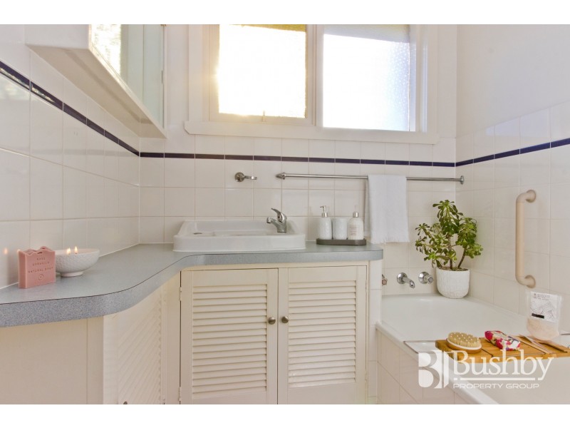 25 Arnold Street, Newnham TAS 7248