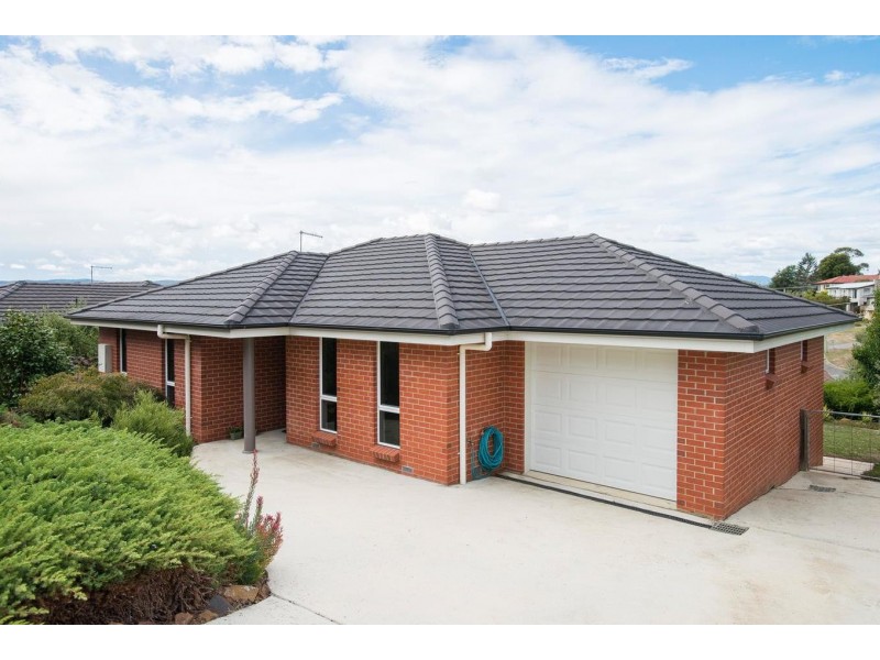 2/7 Chevron Place, Riverside TAS 7250