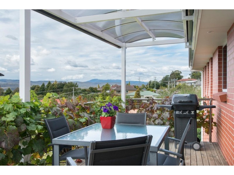2/7 Chevron Place, Riverside TAS 7250