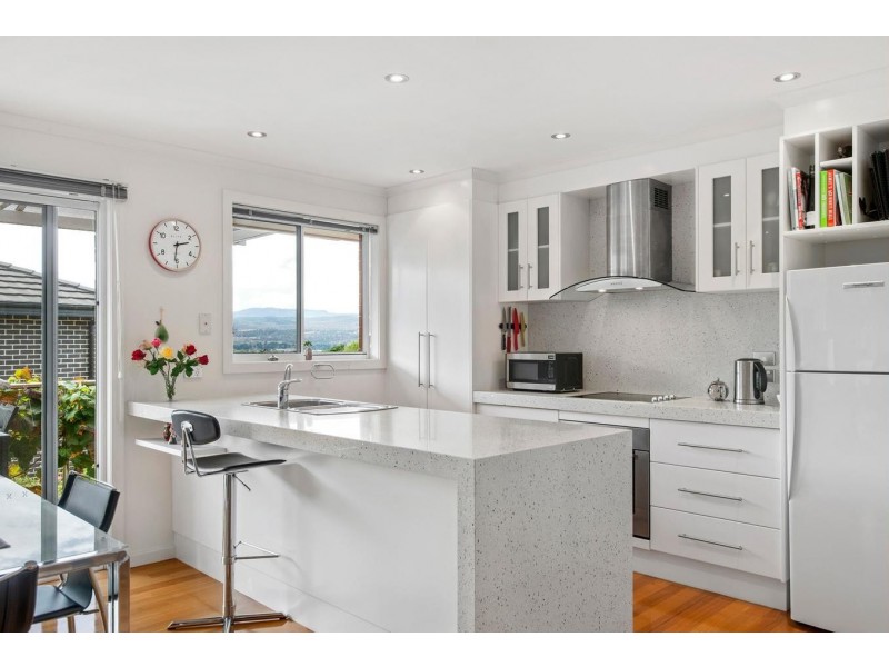 2/7 Chevron Place, Riverside TAS 7250
