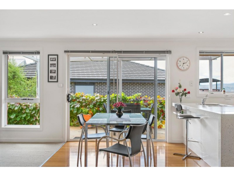 2/7 Chevron Place, Riverside TAS 7250