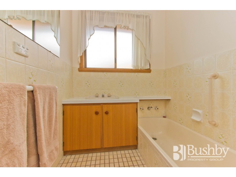 8 Bimbimbi Avenue, Prospect Vale TAS 7250