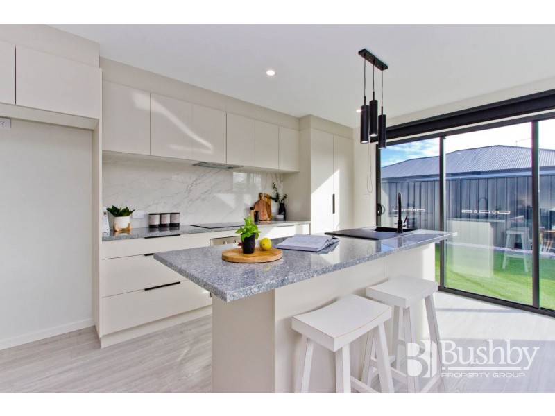 2/20 Ross Avenue, Invermay TAS 7248