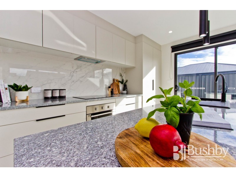 2/20 Ross Avenue, Invermay TAS 7248