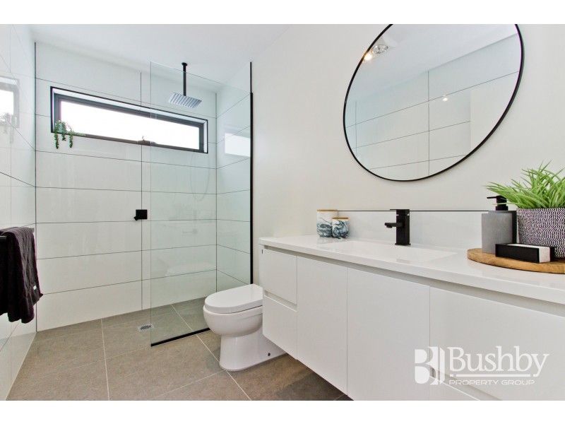 2/20 Ross Avenue, Invermay TAS 7248