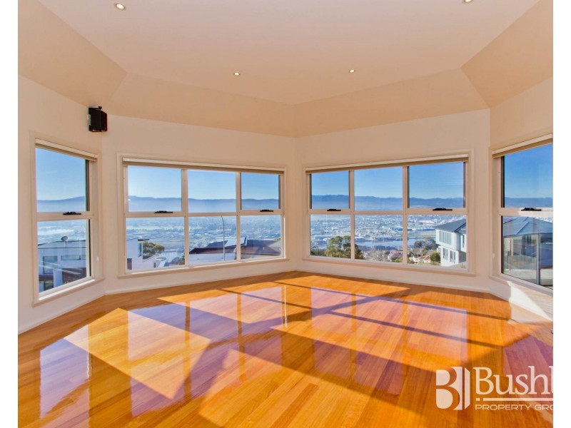 48 Lachlan Parade, Trevallyn TAS 7250