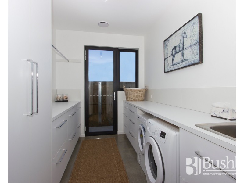 9 Ivy lane, Newstead TAS 7250