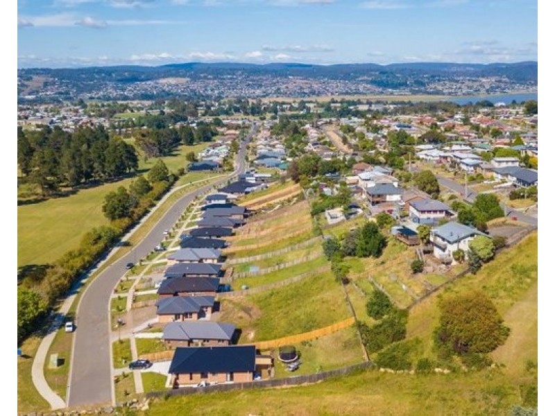 44 Crandon Crescent, Newnham TAS 7248