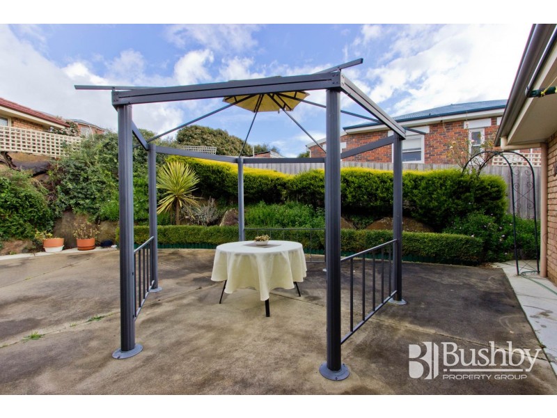1/2 Carrera Place, Norwood TAS 7250