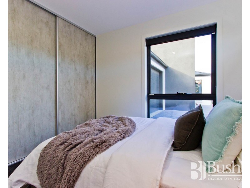 2/20 Ross Avenue, Invermay TAS 7248