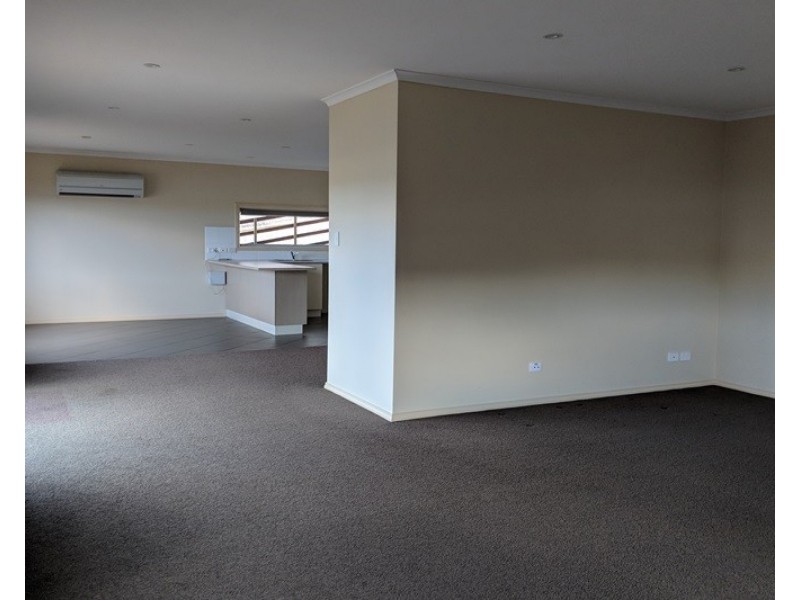 1/17 Carries Close, Riverside TAS 7250