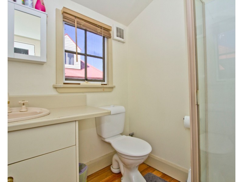 1/10 Winston Street, Mowbray TAS 7248