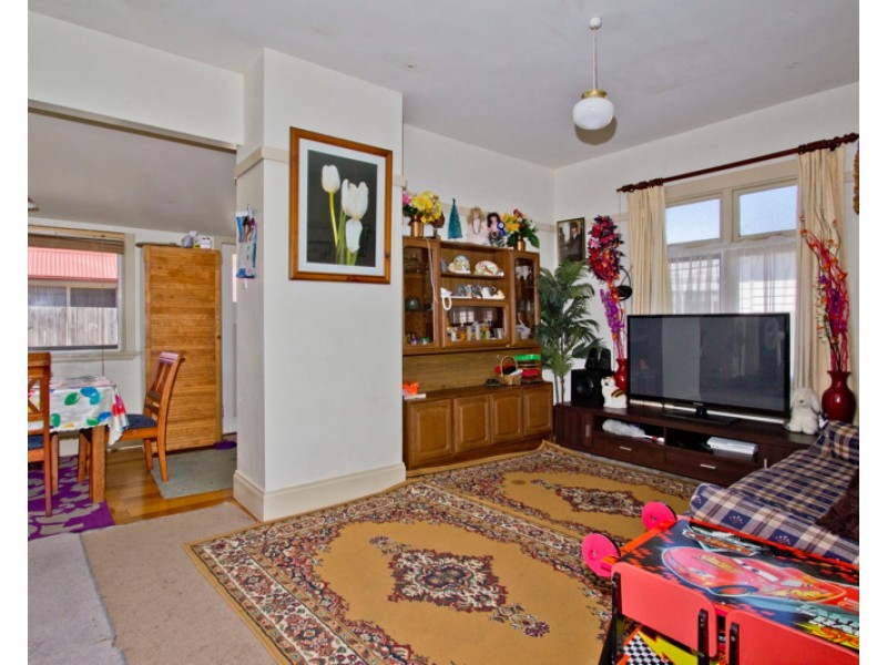 1/10 Winston Street, Mowbray TAS 7248