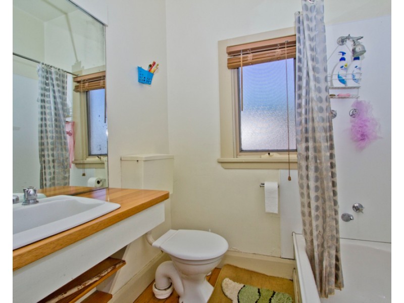 1/10 Winston Street, Mowbray TAS 7248