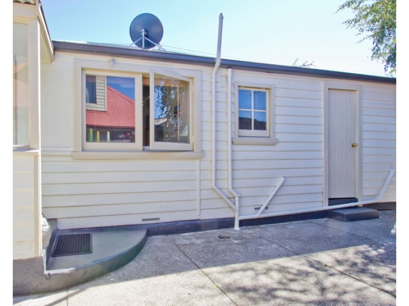 1/10 Winston Street, Mowbray TAS 7248