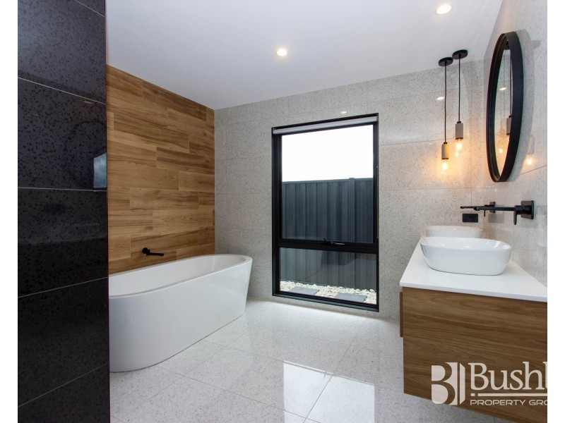 18 Lakeside Drive, Kings Meadows TAS 7249