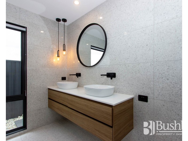 18 Lakeside Drive, Kings Meadows TAS 7249