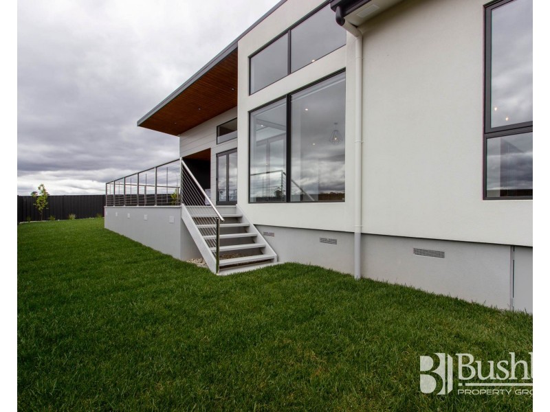 18 Lakeside Drive, Kings Meadows TAS 7249