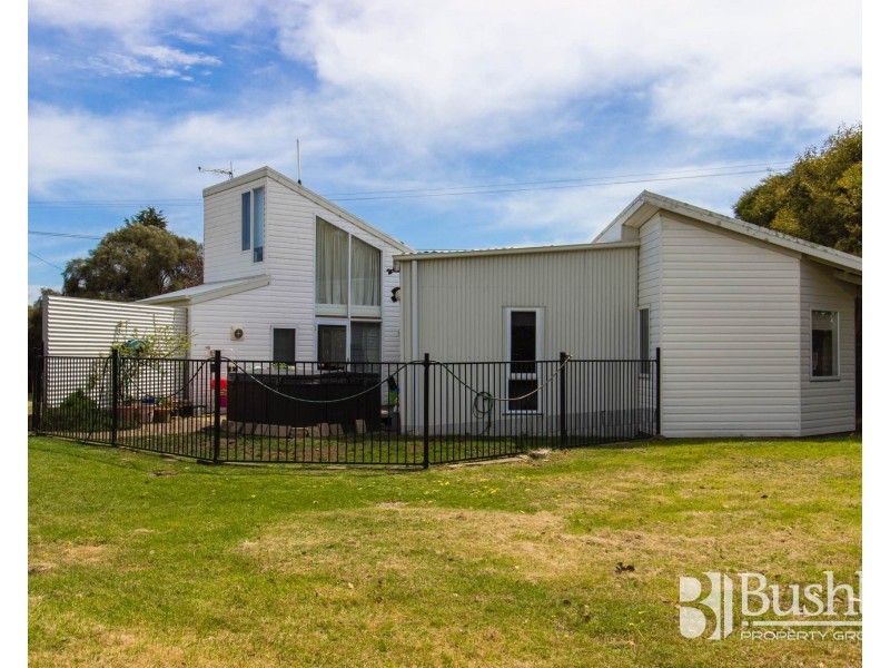 34 Gunn Parade, Low Head TAS 7253