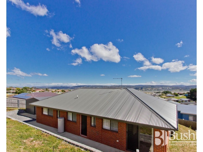 9 Ford Court, Newnham TAS 7248