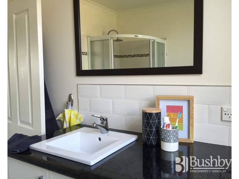 2/9a Hillside Crescent, West Launceston TAS 7250