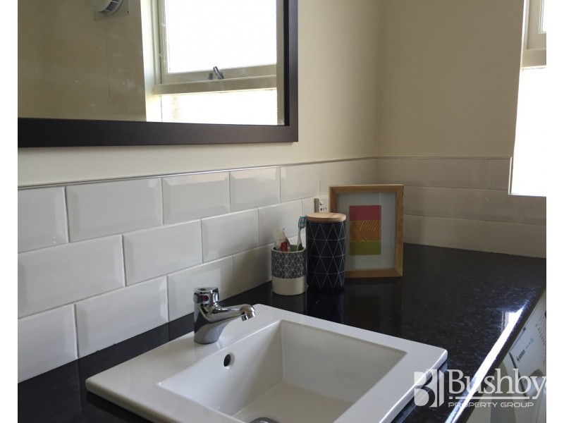 2/9a Hillside Crescent, West Launceston TAS 7250