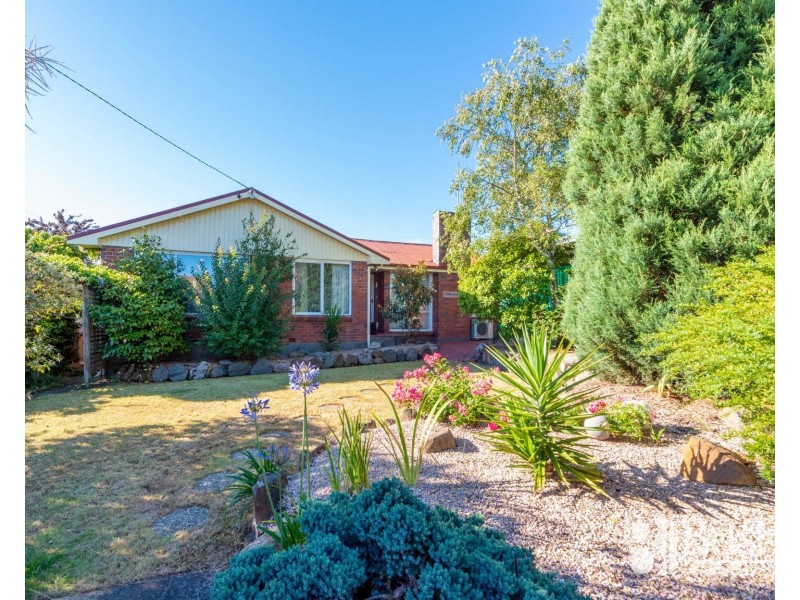 25 Helenwood Grove, Newnham TAS 7248