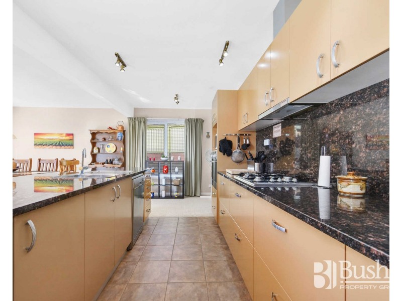 25 Helenwood Grove, Newnham TAS 7248