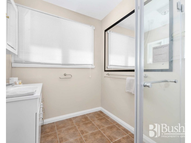 25 Helenwood Grove, Newnham TAS 7248