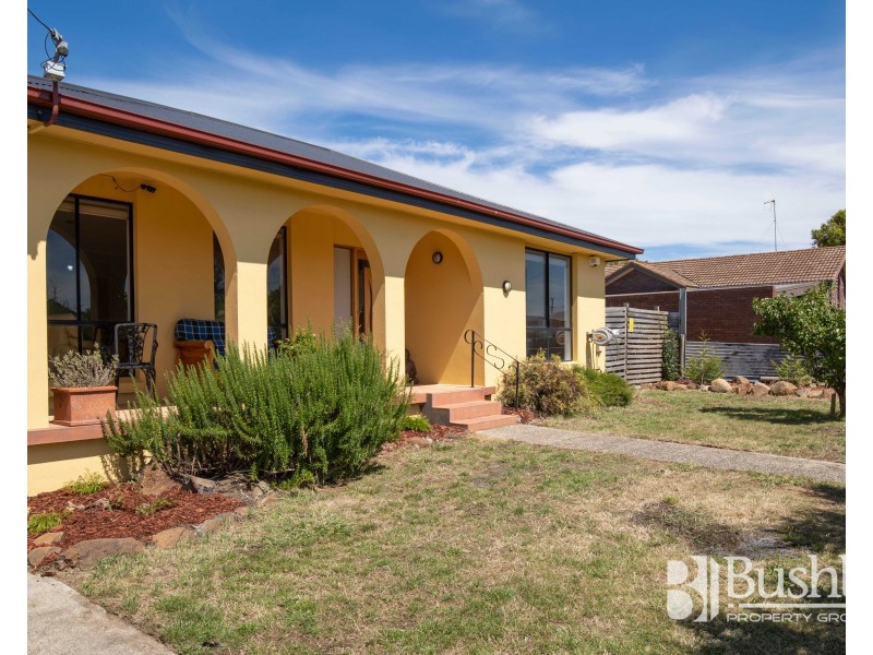 6 Mallard Place, Newnham TAS 7248
