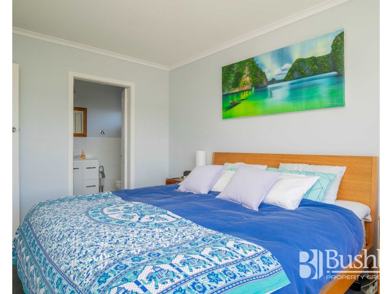 6 Mallard Place, Newnham TAS 7248