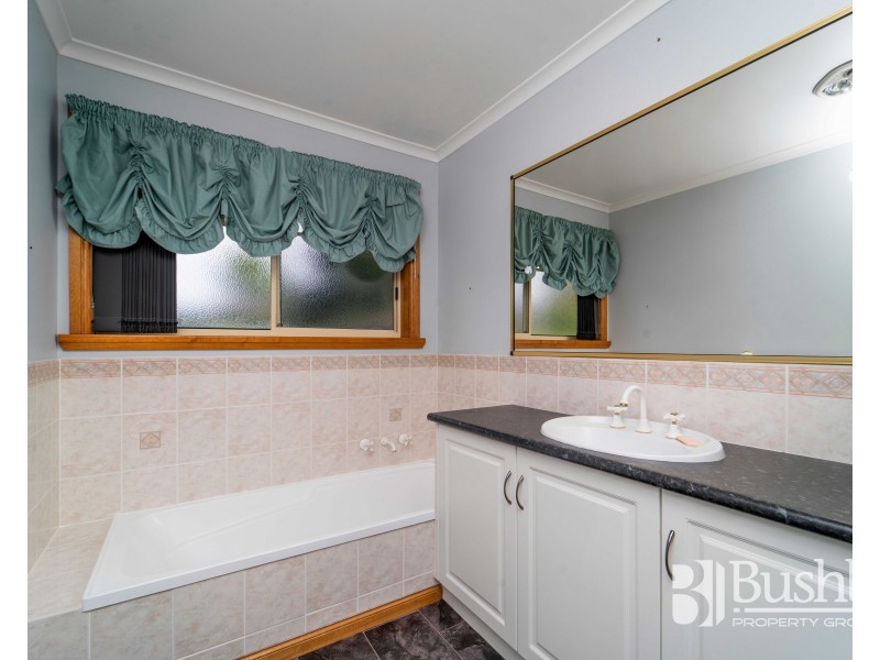 39 Rothesay Close, Newnham TAS 7248