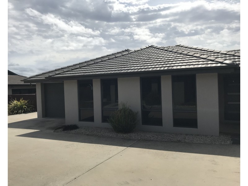 1/26 Bartlett Grove, Newnham TAS 7248