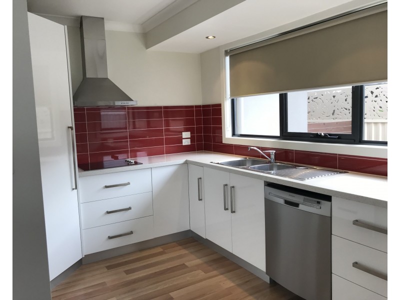 1/26 Bartlett Grove, Newnham TAS 7248