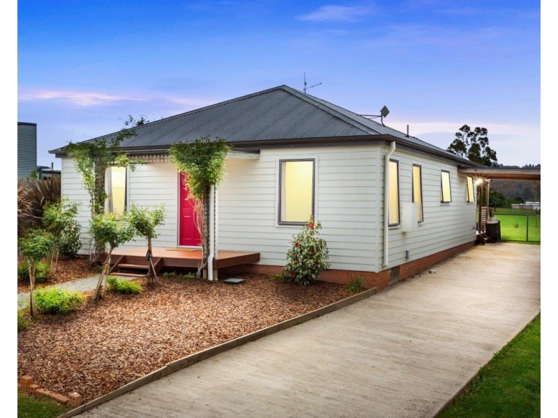 18 Charob Avenue, Lilydale TAS 7268