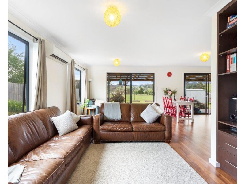 18 Charob Avenue, Lilydale TAS 7268