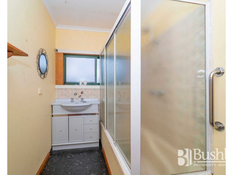 31 Bill Grove, Mowbray TAS 7248