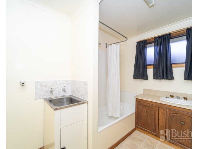18 Bronzewing Avenue, Newnham TAS 7248