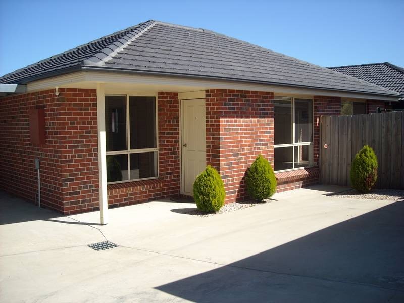 3/3 Bethune PLACE, Newnham TAS 7248