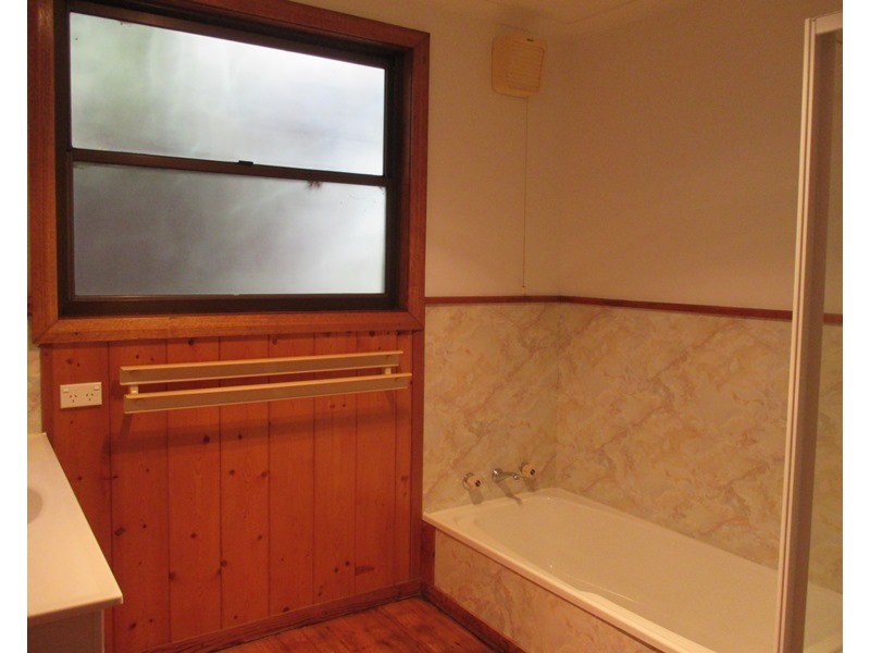 27 Denison ROAD, West Launceston TAS 7250