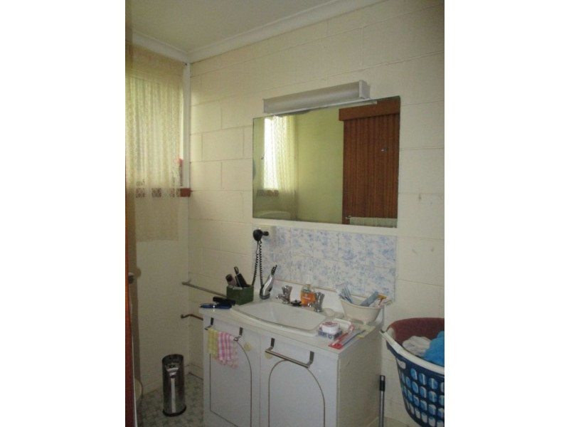 2/10 Notley STREET, Newnham TAS 7248