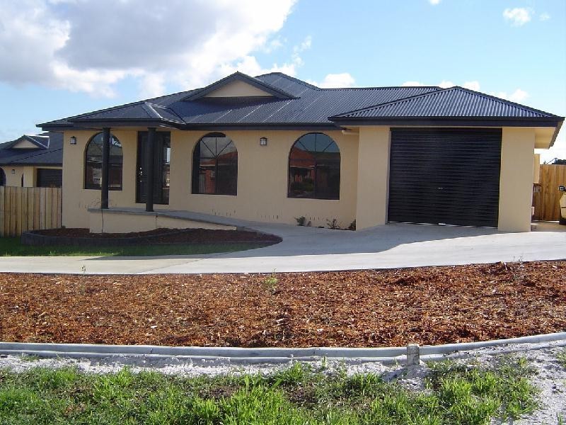 2/37 Camira STREET, Newnham TAS 7248