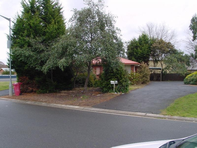 2/1-3 Newnham Close, Newnham TAS 7248